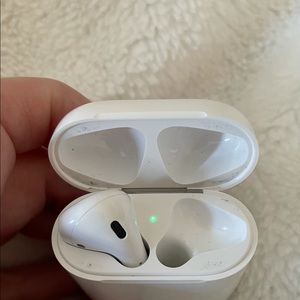 Apple AirPod and charging case